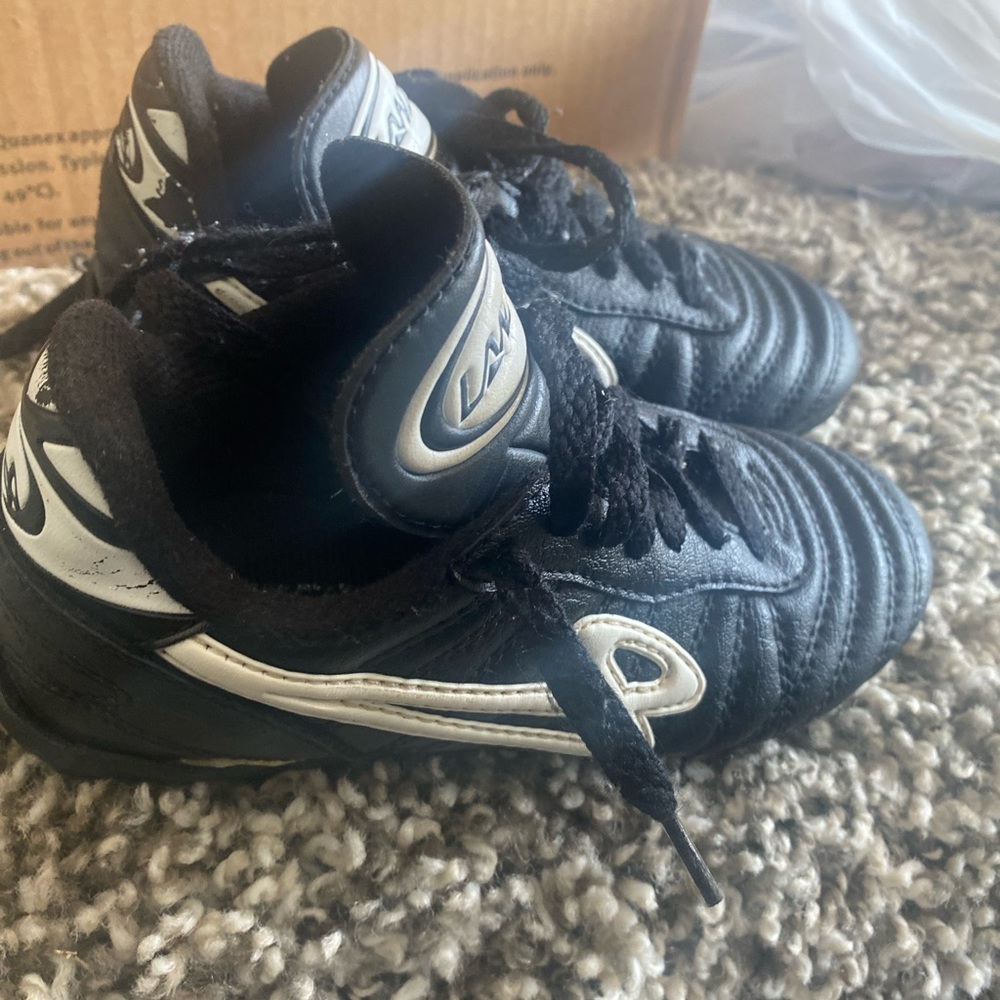 lanzera soccer shoes